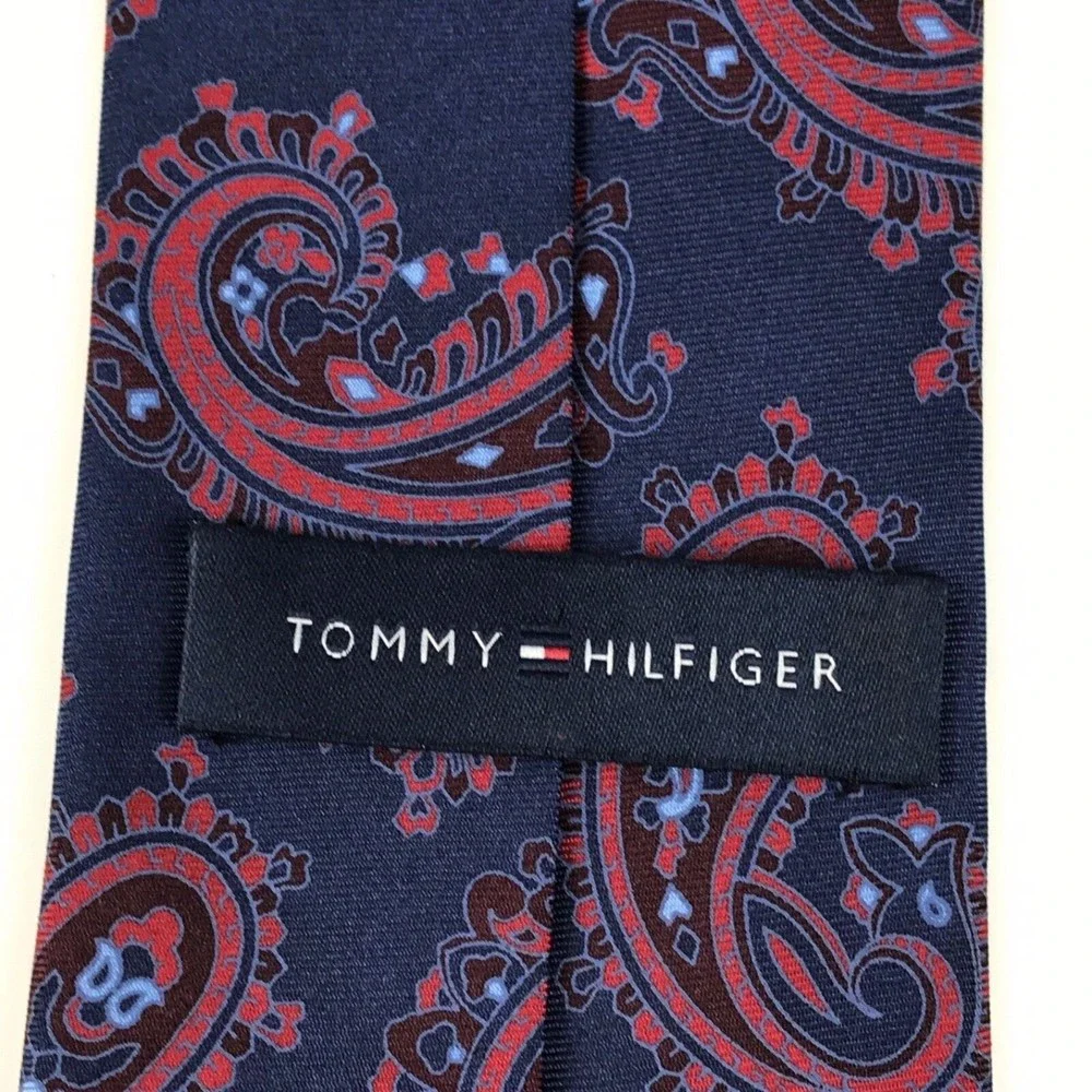 Tommy Hilfiger Men's 100% Silk Navy Blue Red Paisley Elegant Necktie 3.25